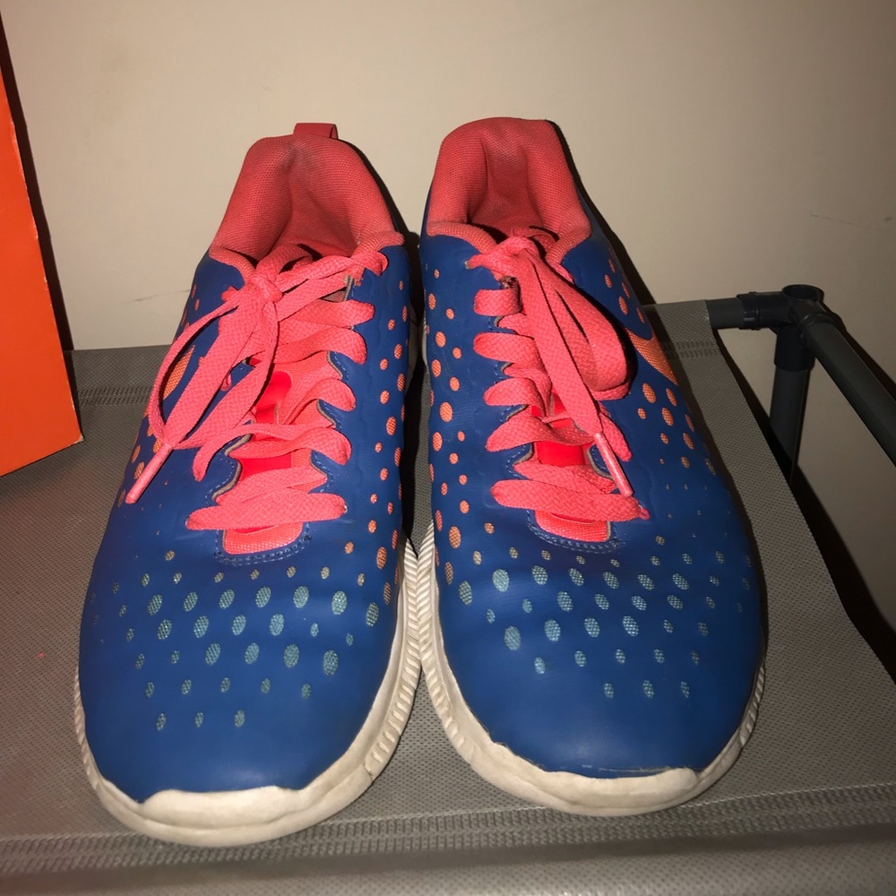 Nike - Picture 4 of 4